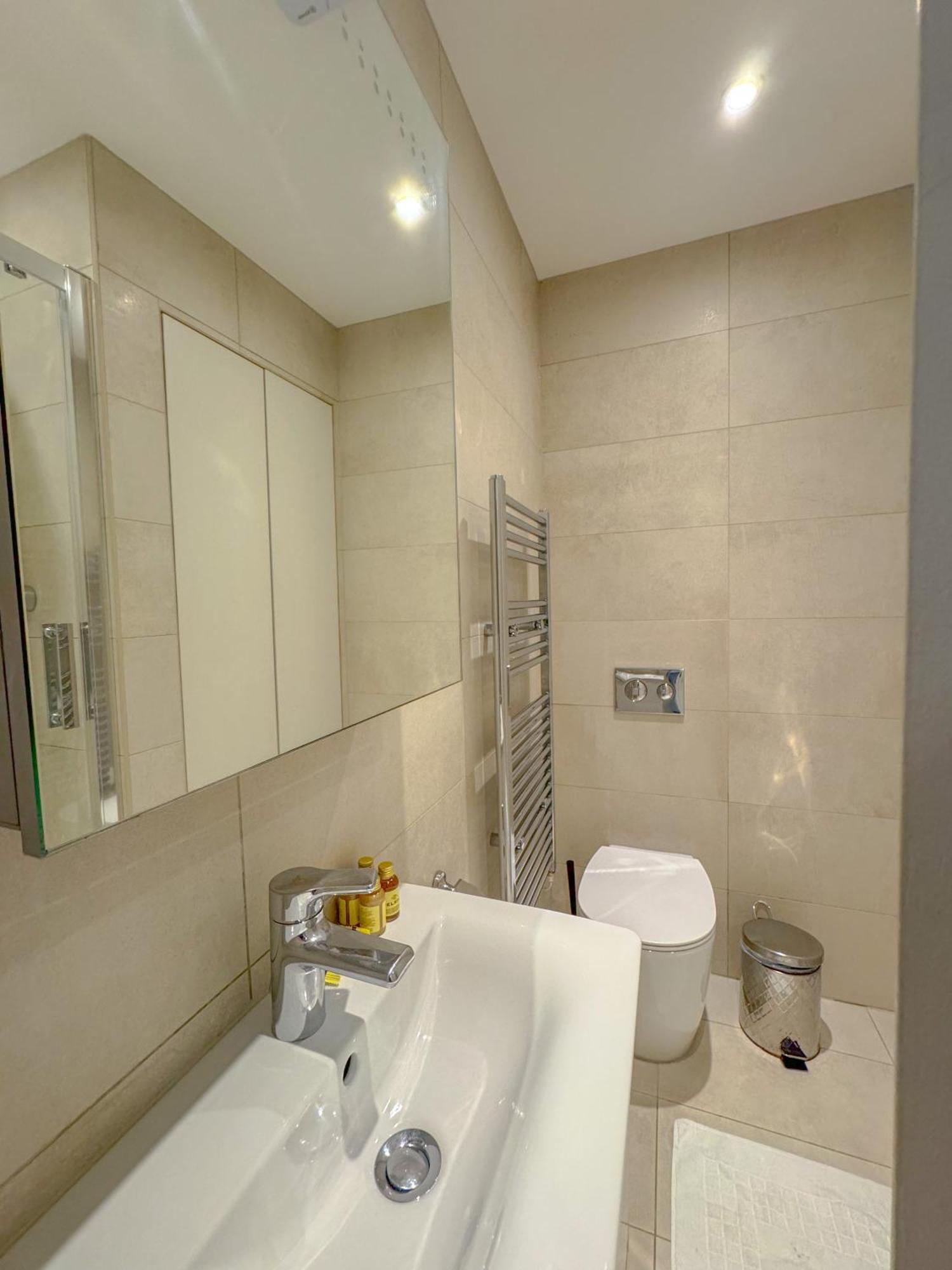 Whitfield Street Apartment